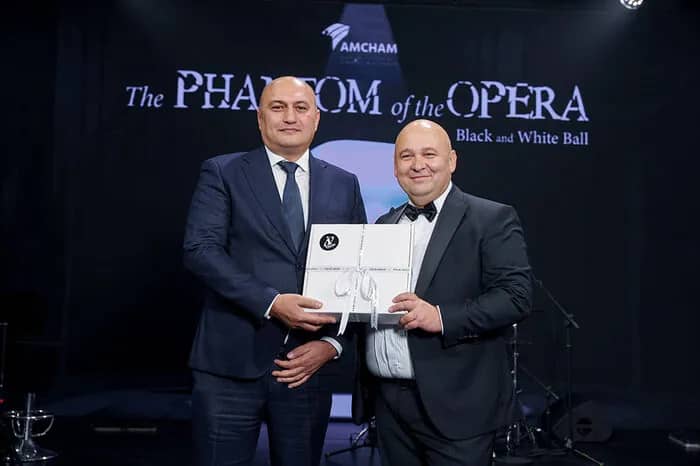 18-й бал Black & White от AmCham во дворце «Гюлистан» (6 декабря 2025)